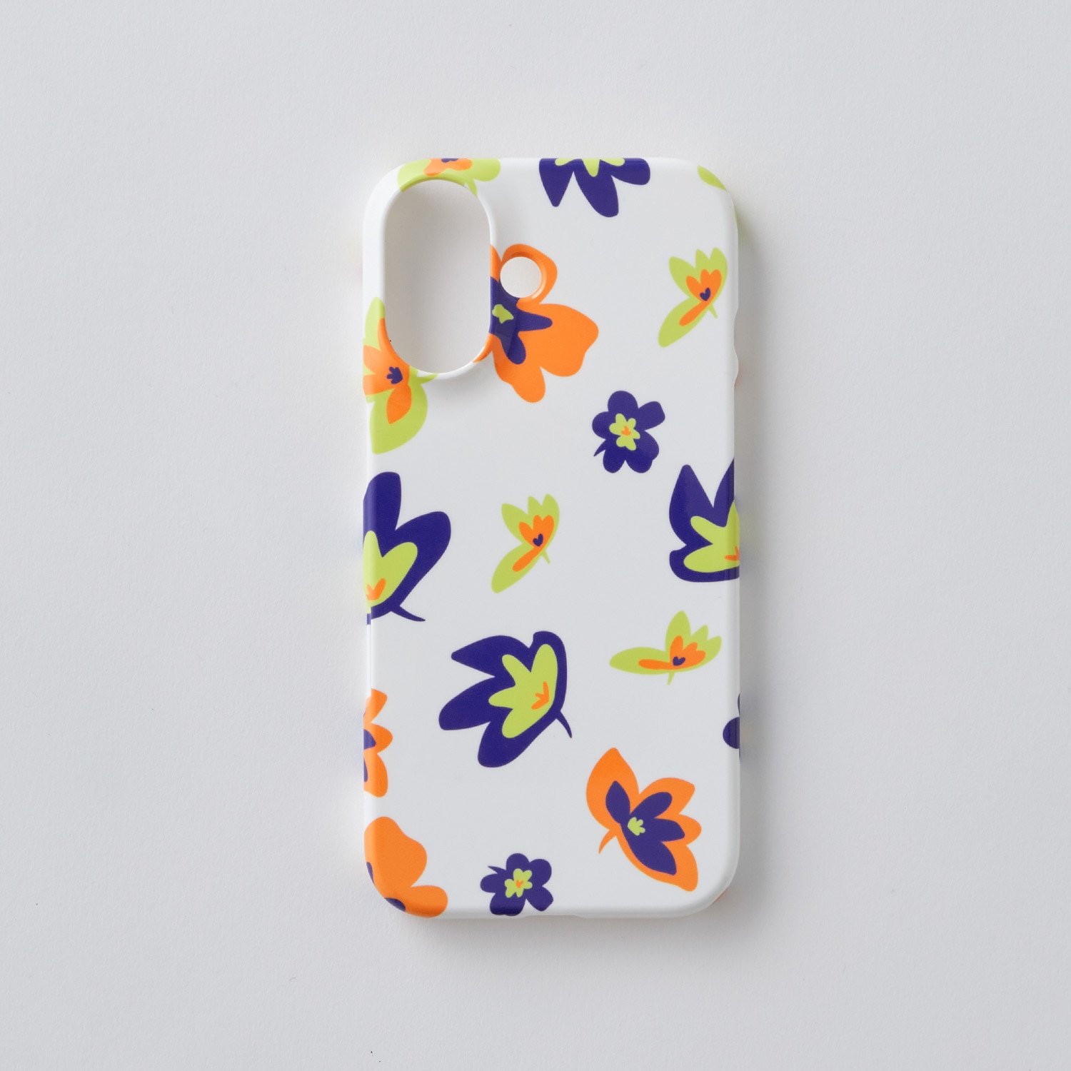 iPhone 16 ハードカバーケース